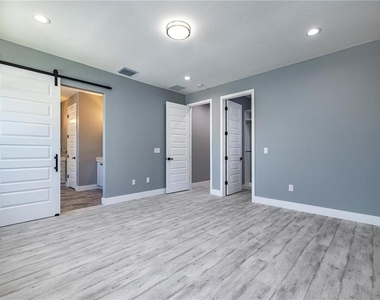 4205 W Arch Street - Photo Thumbnail 10