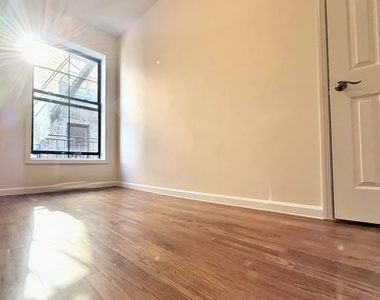 West 72nd Street - Photo Thumbnail 3