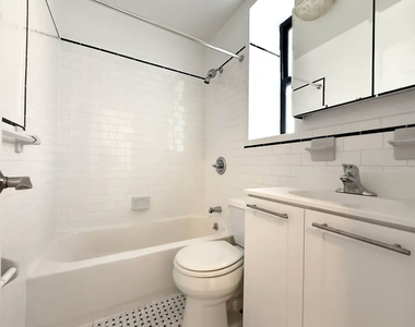 West 72nd Street - Photo Thumbnail 1