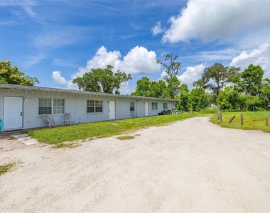 2150 Barbara Drive - Photo Thumbnail 6