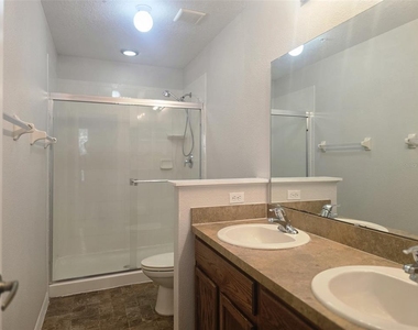 219 Glowing Peace Ln - Photo Thumbnail 11