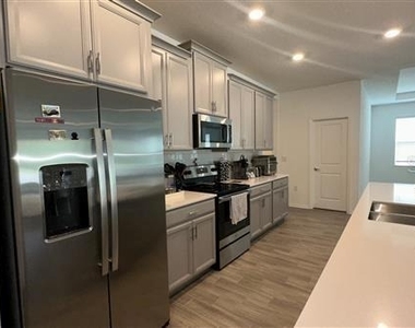 6326 Lakepine Street - Photo Thumbnail 6