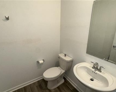 6326 Lakepine Street - Photo Thumbnail 10