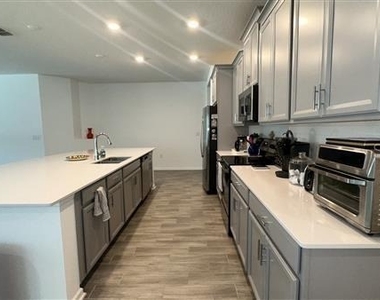 6326 Lakepine Street - Photo Thumbnail 7