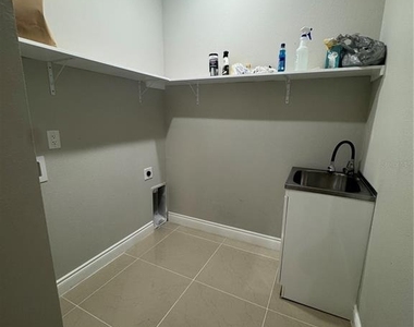 2037 Greenbriar Terrace - Photo Thumbnail 2