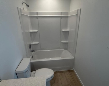 837 Lynx Street - Photo Thumbnail 11