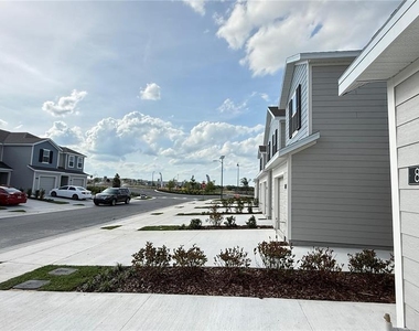 837 Lynx Street - Photo Thumbnail 3