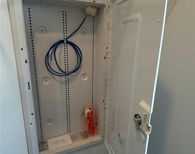 837 Lynx Street - Photo Thumbnail 17