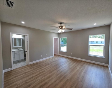 6920 Se 123rd Place - Photo Thumbnail 5