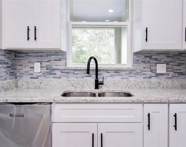 4510 Boabadilla Avenue - Photo Thumbnail 8