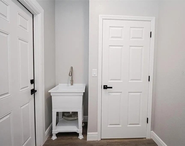 4510 Boabadilla Avenue - Photo Thumbnail 24
