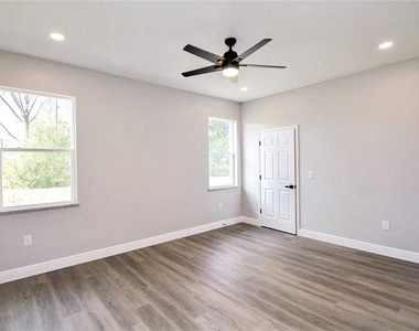 4510 Boabadilla Avenue - Photo Thumbnail 10