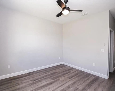 4510 Boabadilla Avenue - Photo Thumbnail 17