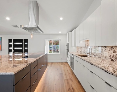 1021 Temple Grove Place - Photo Thumbnail 16