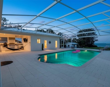 1021 Temple Grove Place - Photo Thumbnail 2
