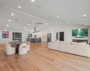 1021 Temple Grove Place - Photo Thumbnail 11