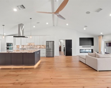 1021 Temple Grove Place - Photo Thumbnail 5