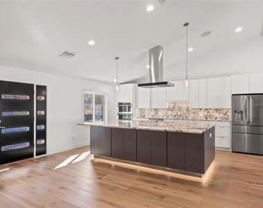 1021 Temple Grove Place - Photo Thumbnail 7