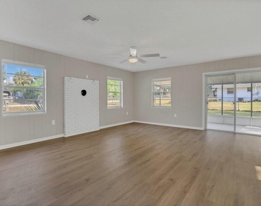 14025 Se 54th Court - Photo Thumbnail 2