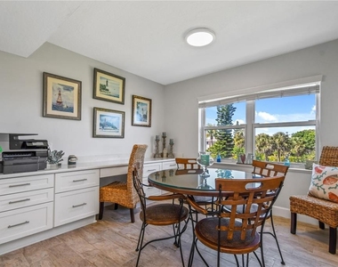 8700 Ridgewood Avenue - Photo Thumbnail 4