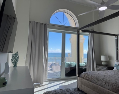 200 Ocean Crest Drive - Photo Thumbnail 25