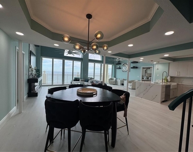 200 Ocean Crest Drive - Photo Thumbnail 15