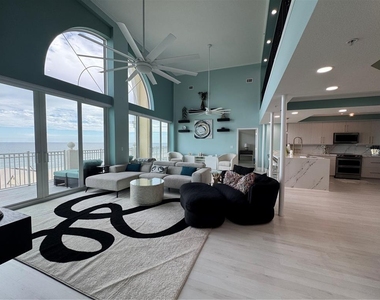 200 Ocean Crest Drive - Photo Thumbnail 3