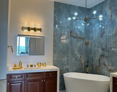 200 Ocean Crest Drive - Photo Thumbnail 36