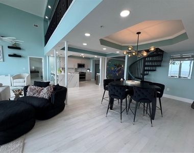 200 Ocean Crest Drive - Photo Thumbnail 16