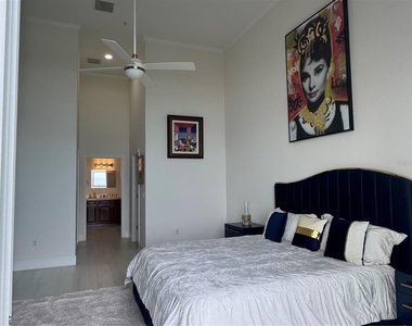 200 Ocean Crest Drive - Photo Thumbnail 35