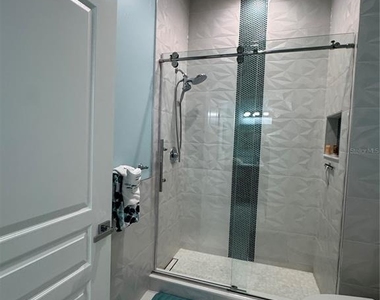 200 Ocean Crest Drive - Photo Thumbnail 43
