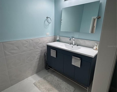 200 Ocean Crest Drive - Photo Thumbnail 42