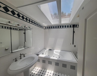 101 Cedar Point Lane - Photo Thumbnail 14