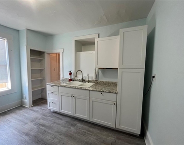 704 Tennessee Street - Photo Thumbnail 10