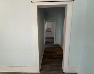 704 Tennessee Street - Photo Thumbnail 6