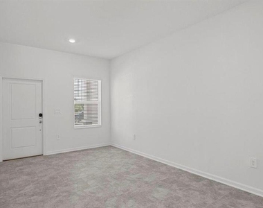 3302 Laurent Loop - Photo Thumbnail 15