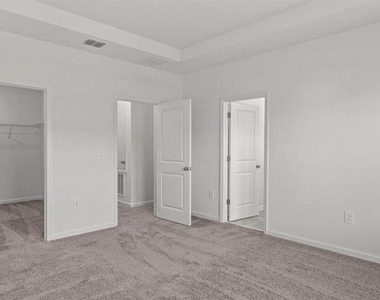 3302 Laurent Loop - Photo Thumbnail 3