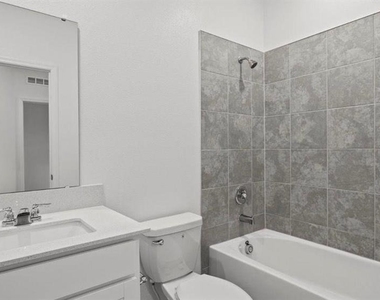 3302 Laurent Loop - Photo Thumbnail 11