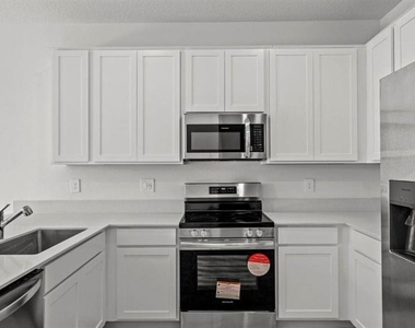 3302 Laurent Loop - Photo Thumbnail 5