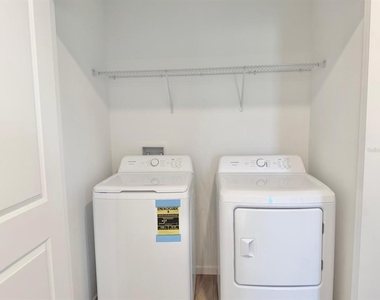 836 Lynx Street - Photo Thumbnail 8