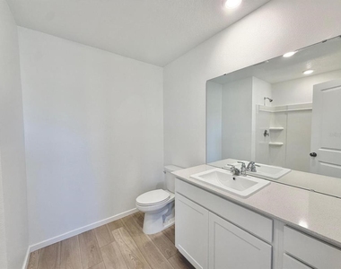836 Lynx Street - Photo Thumbnail 13