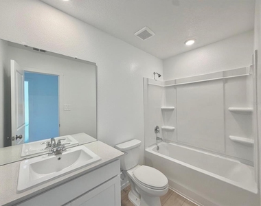836 Lynx Street - Photo Thumbnail 19