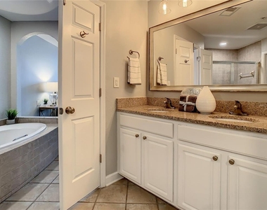 7503 Atlantis Way - Photo Thumbnail 13