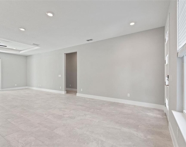 3707 Fontainebleau Street - Photo Thumbnail 4