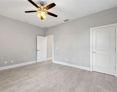 3707 Fontainebleau Street - Photo Thumbnail 12