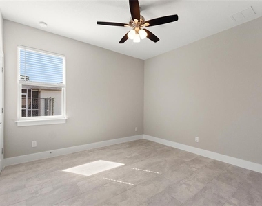 3707 Fontainebleau Street - Photo Thumbnail 16