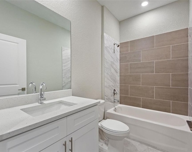 3707 Fontainebleau Street - Photo Thumbnail 14
