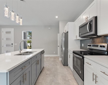 3707 Fontainebleau Street - Photo Thumbnail 11