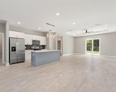 3707 Fontainebleau Street - Photo Thumbnail 7