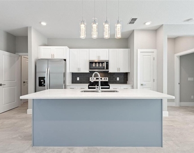 3707 Fontainebleau Street - Photo Thumbnail 9